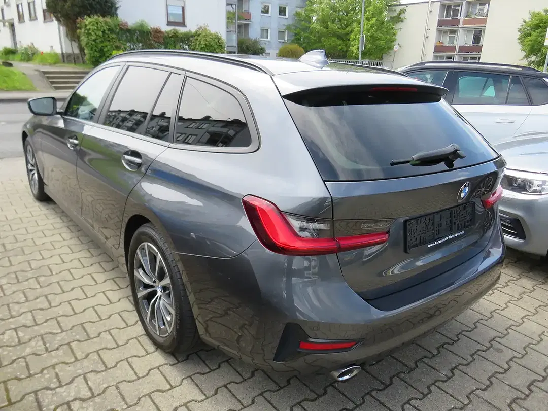 BMW 320 - Thumbnail 4