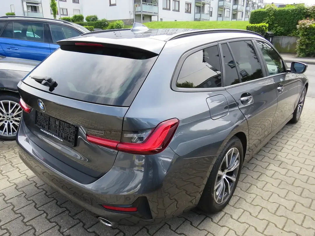 BMW 320 - Thumbnail 6