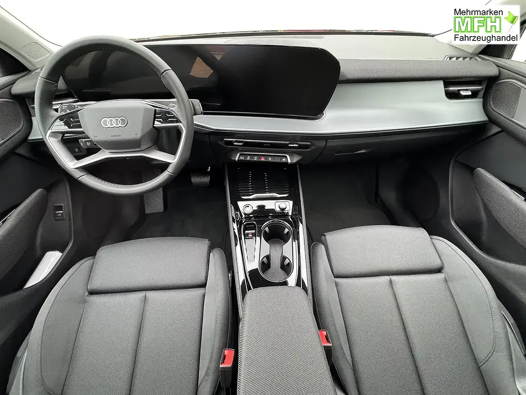 Audi Q3 - Thumbnail 12