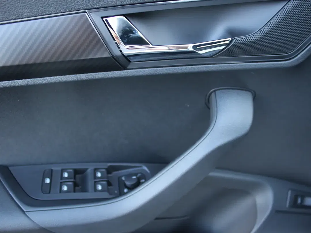 Skoda Karoq - Thumbnail 10