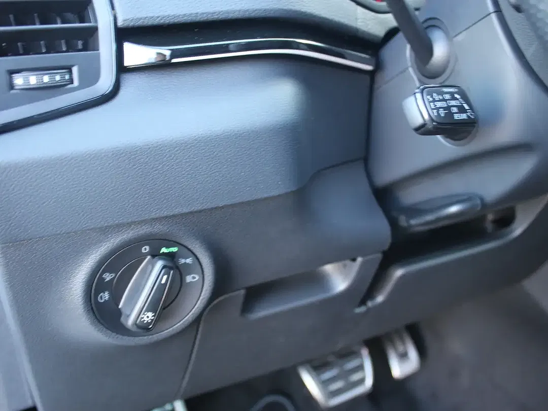 Skoda Karoq - Thumbnail 9