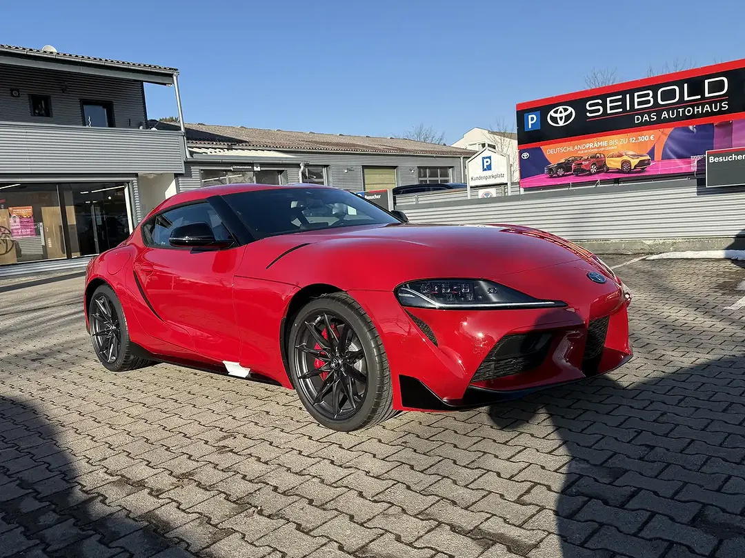 Toyota Supra - Thumbnail 3