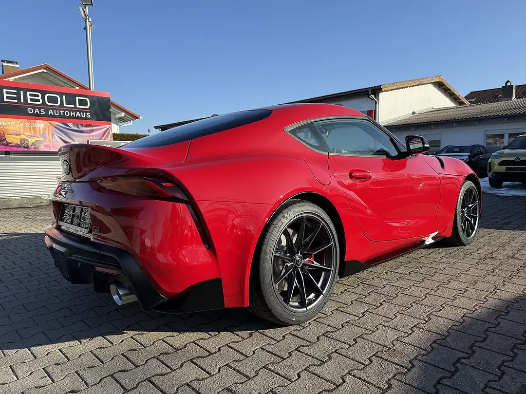 Toyota Supra - Thumbnail 4