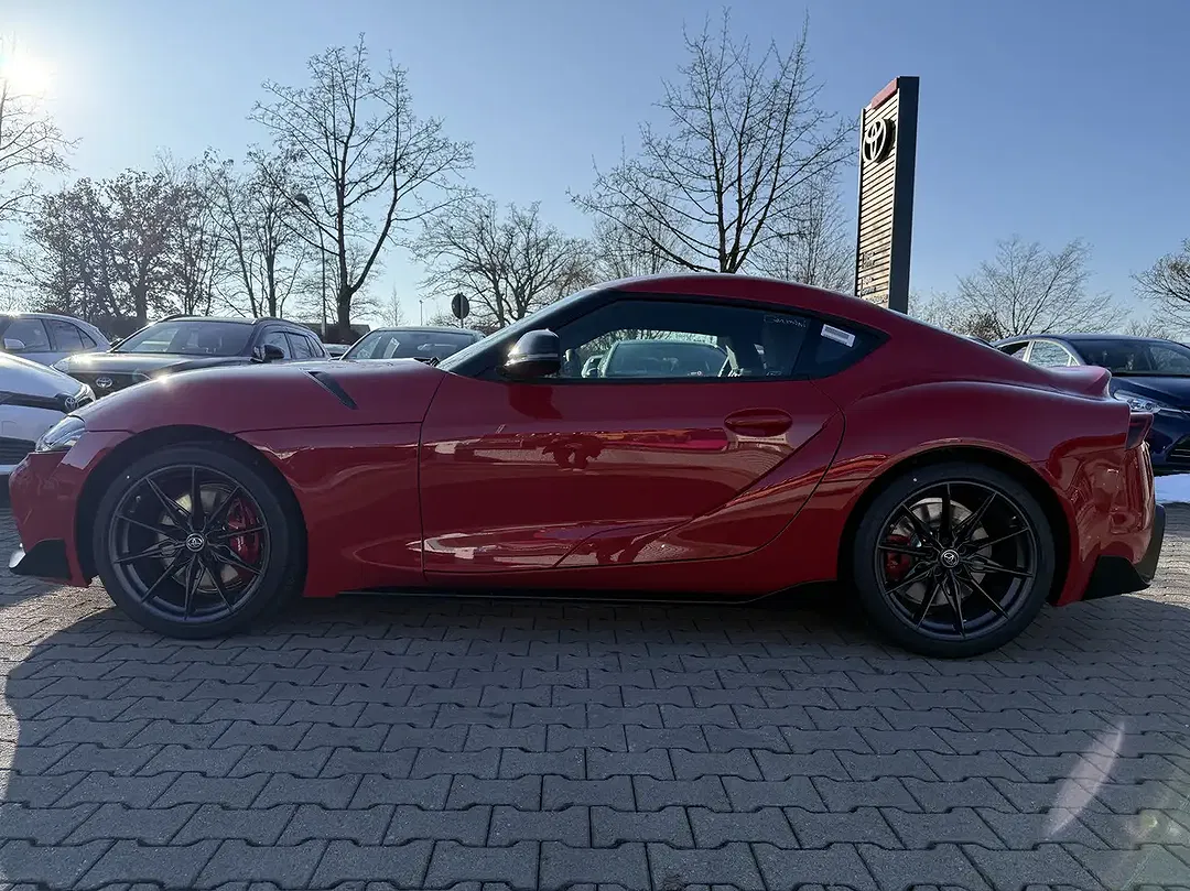 Toyota Supra - Thumbnail 6
