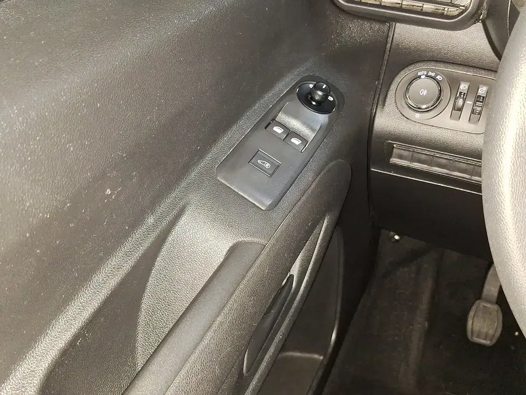 Opel Combo - Thumbnail 10