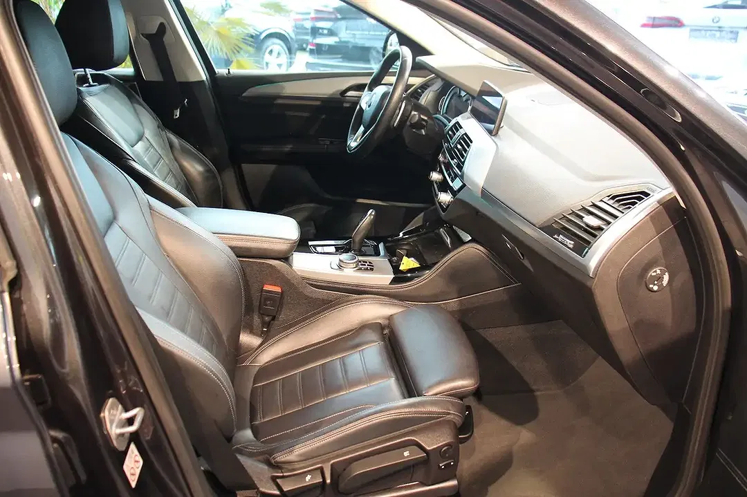 BMW X4 - Thumbnail 14