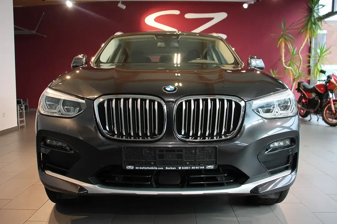 BMW X4 - Thumbnail 2