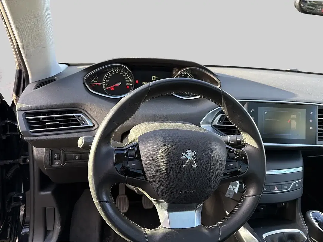 Peugeot 308 - Thumbnail 10