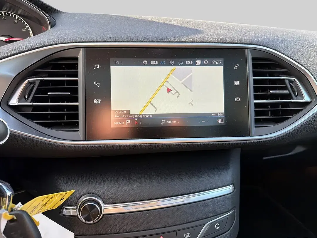 Peugeot 308 - Thumbnail 12