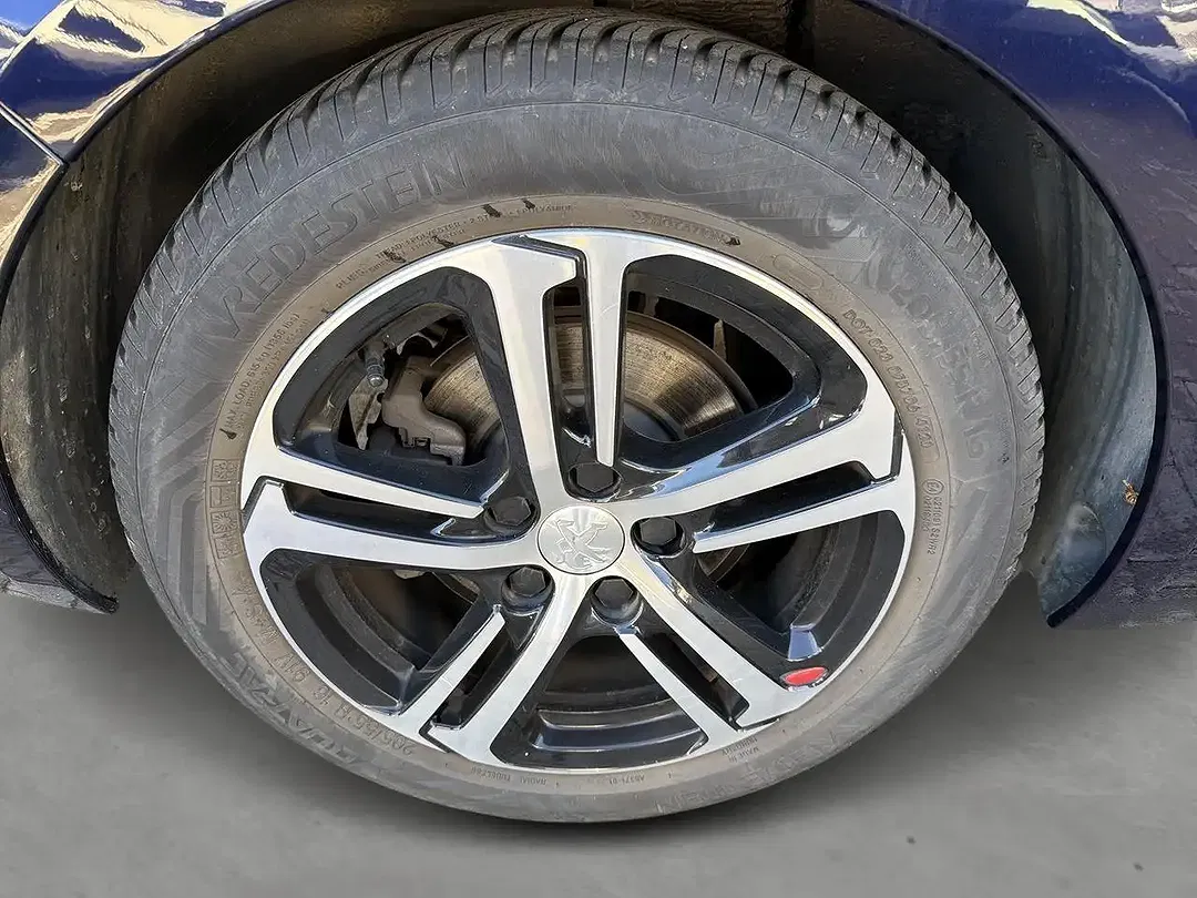 Peugeot 308 - Thumbnail 6