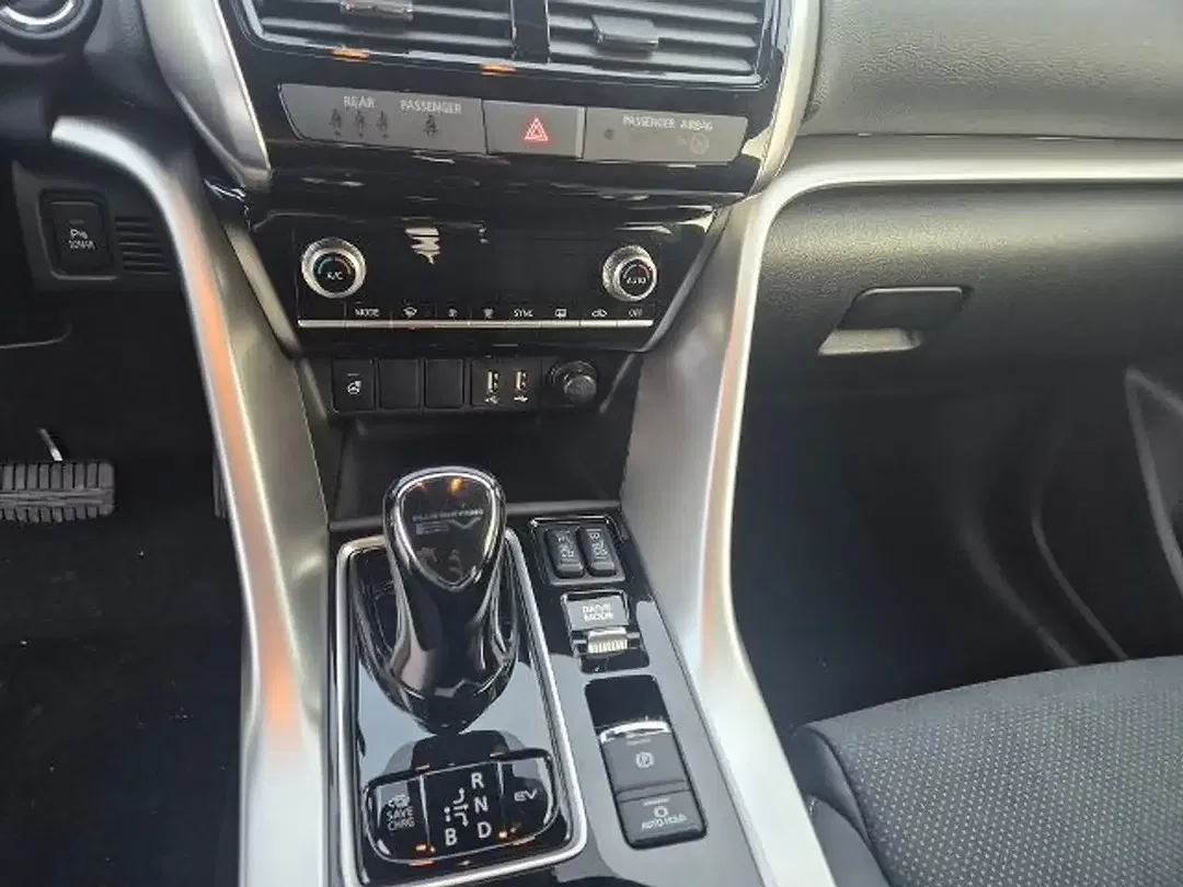 Mitsubishi Eclipse Cross - Thumbnail 16