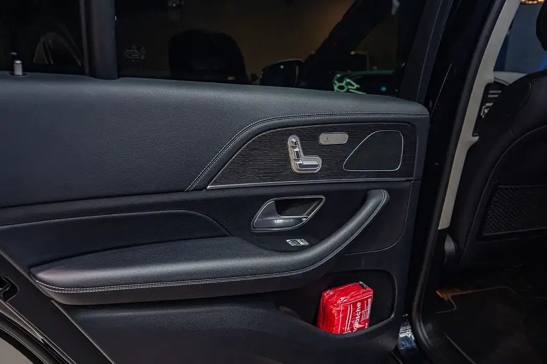 Mercedes-Benz GLS 580 - Thumbnail 15