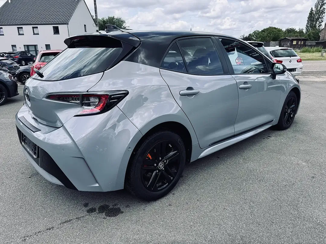 Toyota Corolla - Thumbnail 9