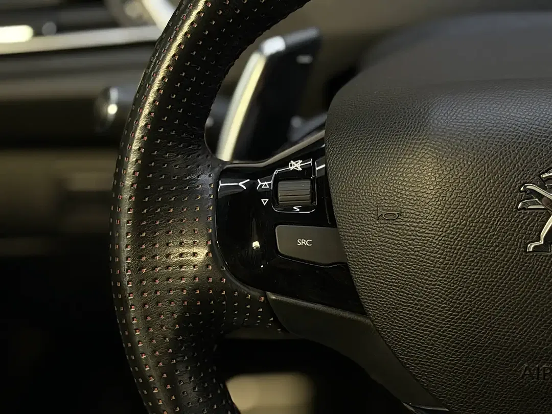 Peugeot 308 - Thumbnail 11