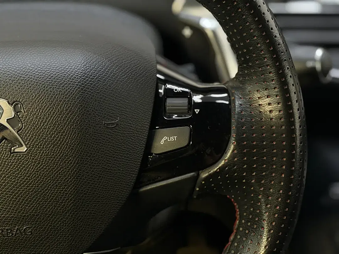 Peugeot 308 - Thumbnail 12