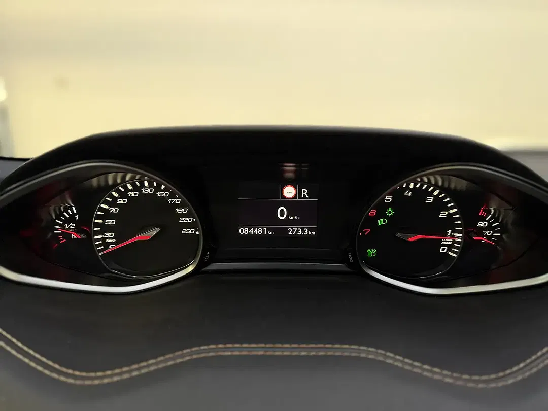 Peugeot 308 - Thumbnail 8
