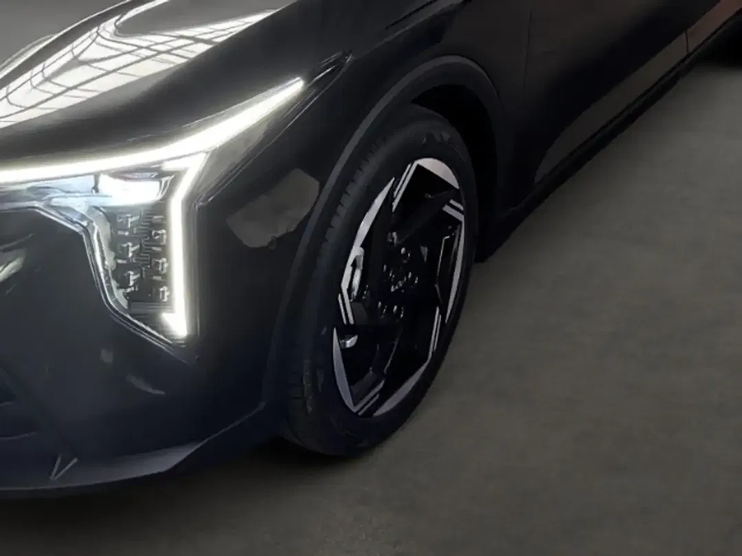 Kia K4 - Thumbnail 6