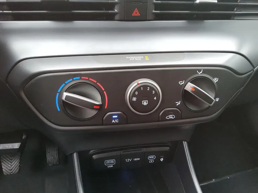 Hyundai i20 - Thumbnail 11