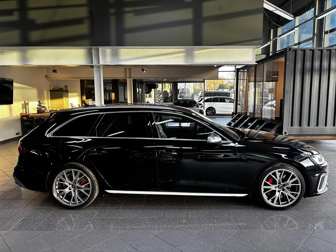 Audi S4 - Thumbnail 4