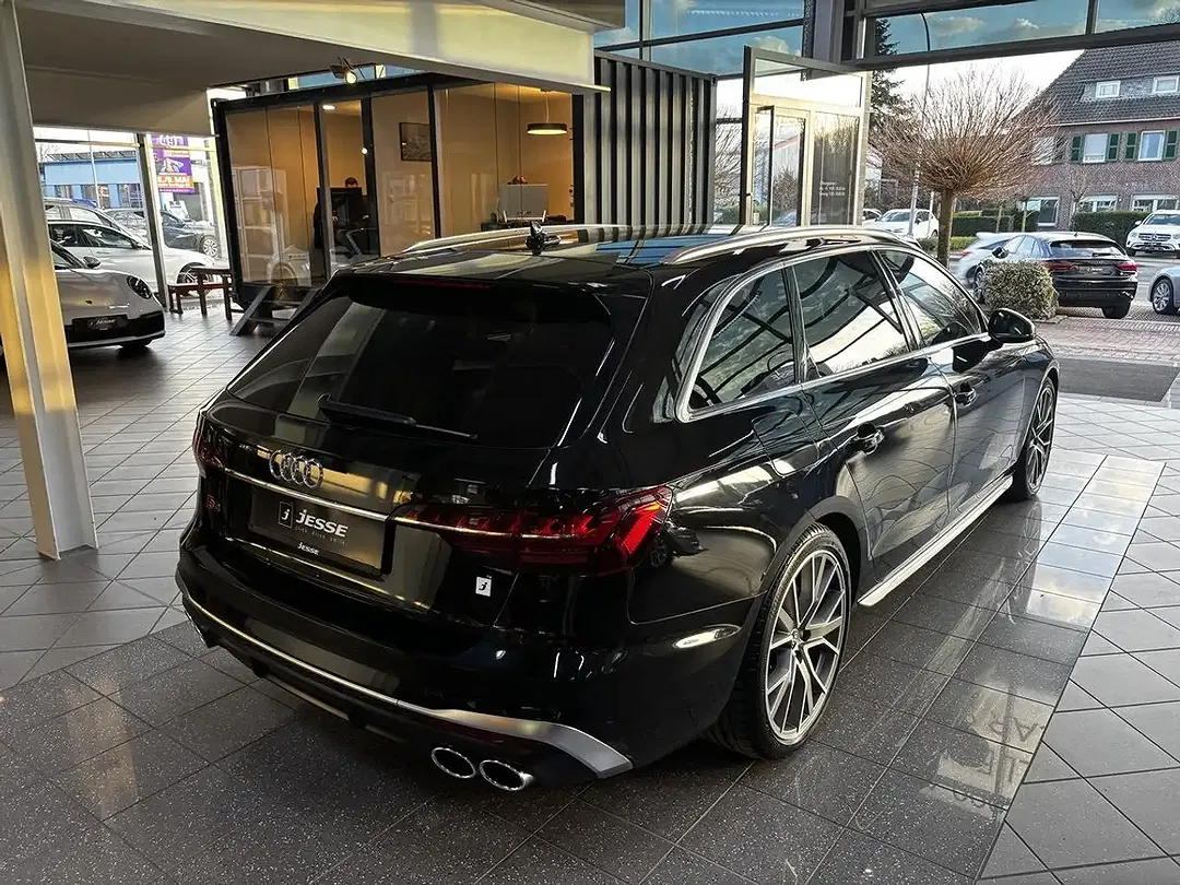 Audi S4 - Thumbnail 5