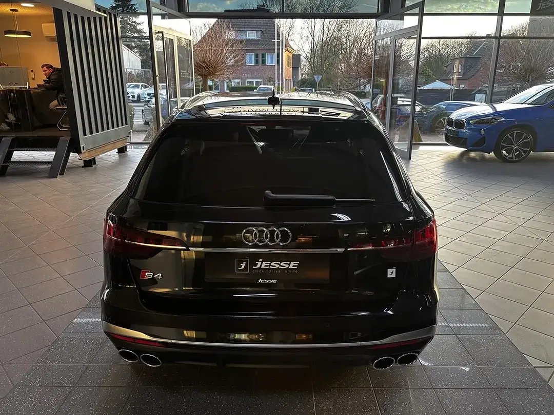 Audi S4 - Thumbnail 6