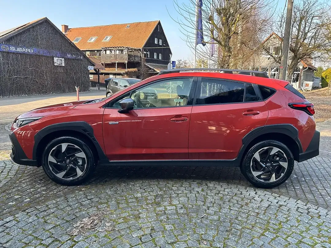 Subaru Crosstrek - Thumbnail 2
