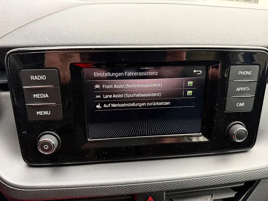 Skoda Scala - Thumbnail 11