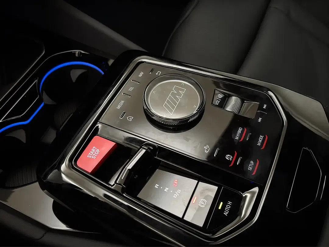 BMW M5 - Thumbnail 15
