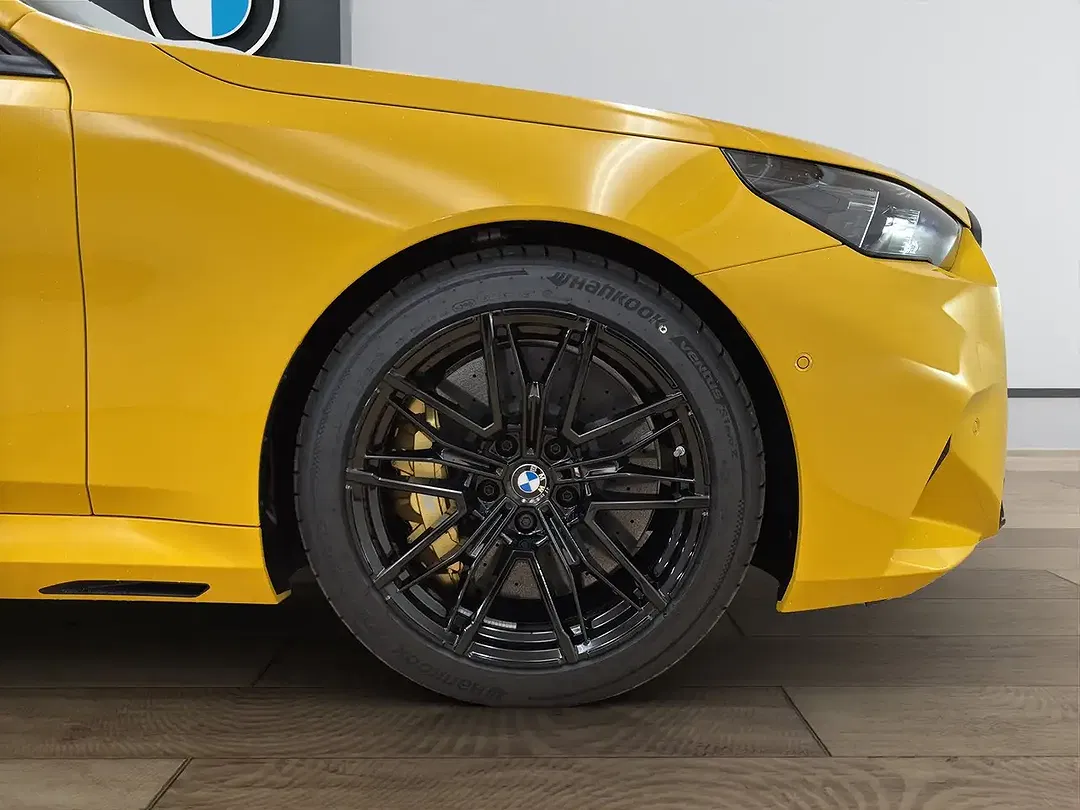 BMW M5 - Thumbnail 3