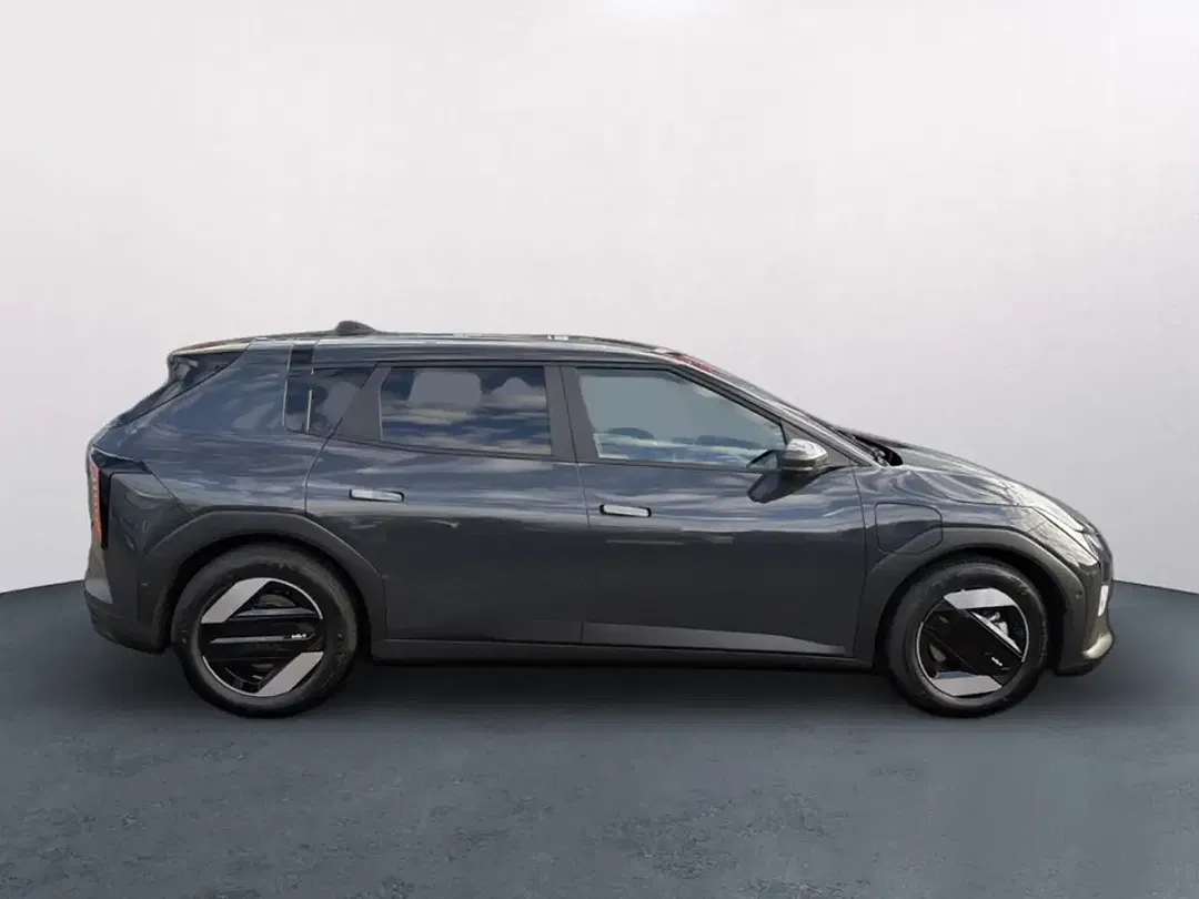 Kia EV4 - Thumbnail 6