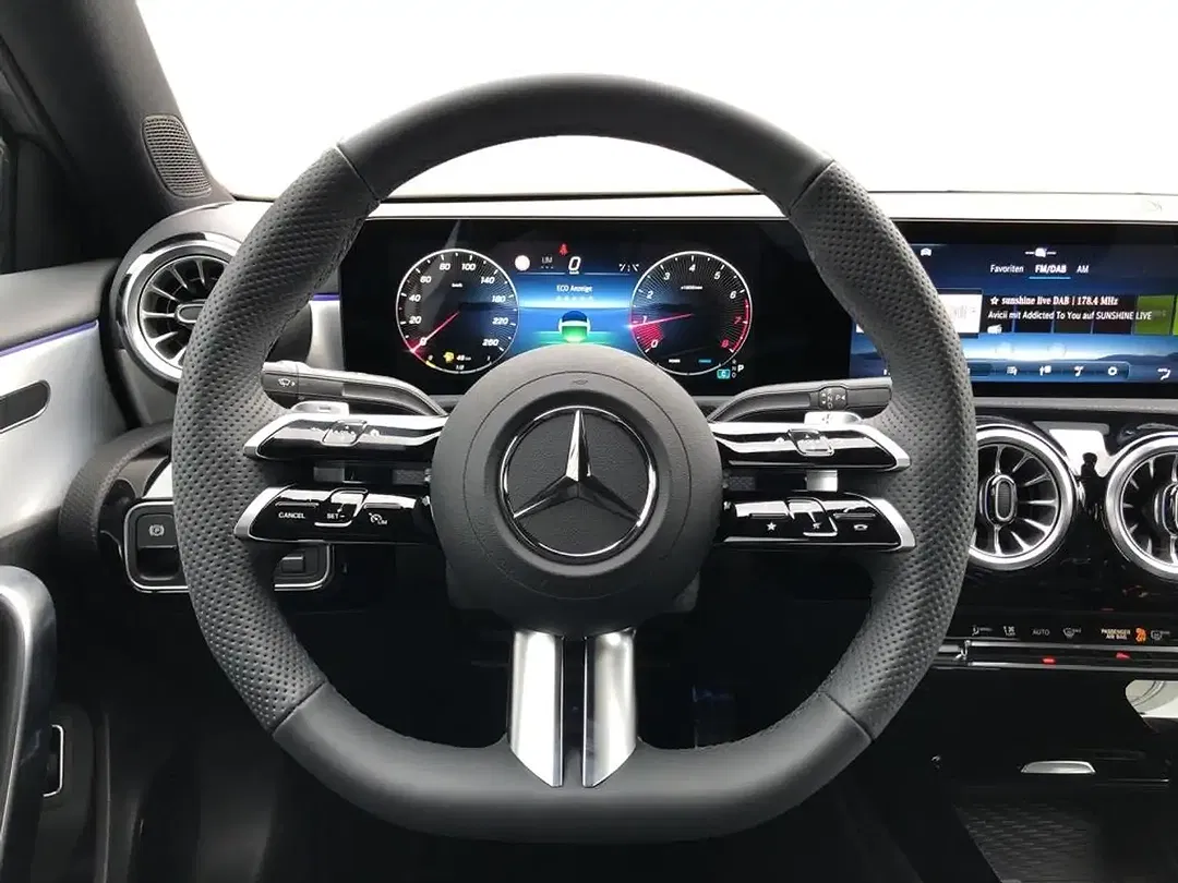 Mercedes-Benz A 200 - Thumbnail 10