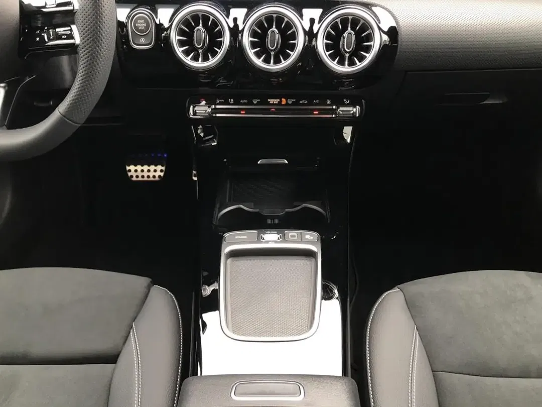 Mercedes-Benz A 200 - Thumbnail 13
