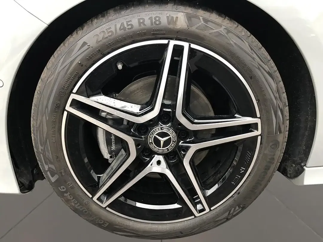 Mercedes-Benz A 200 - Thumbnail 8