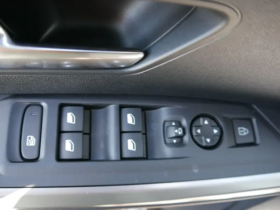 Peugeot 3008 - Thumbnail 10