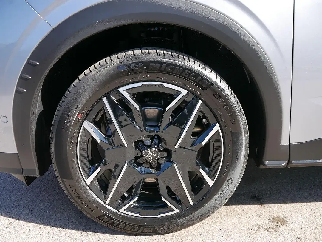 Peugeot 3008 - Thumbnail 4