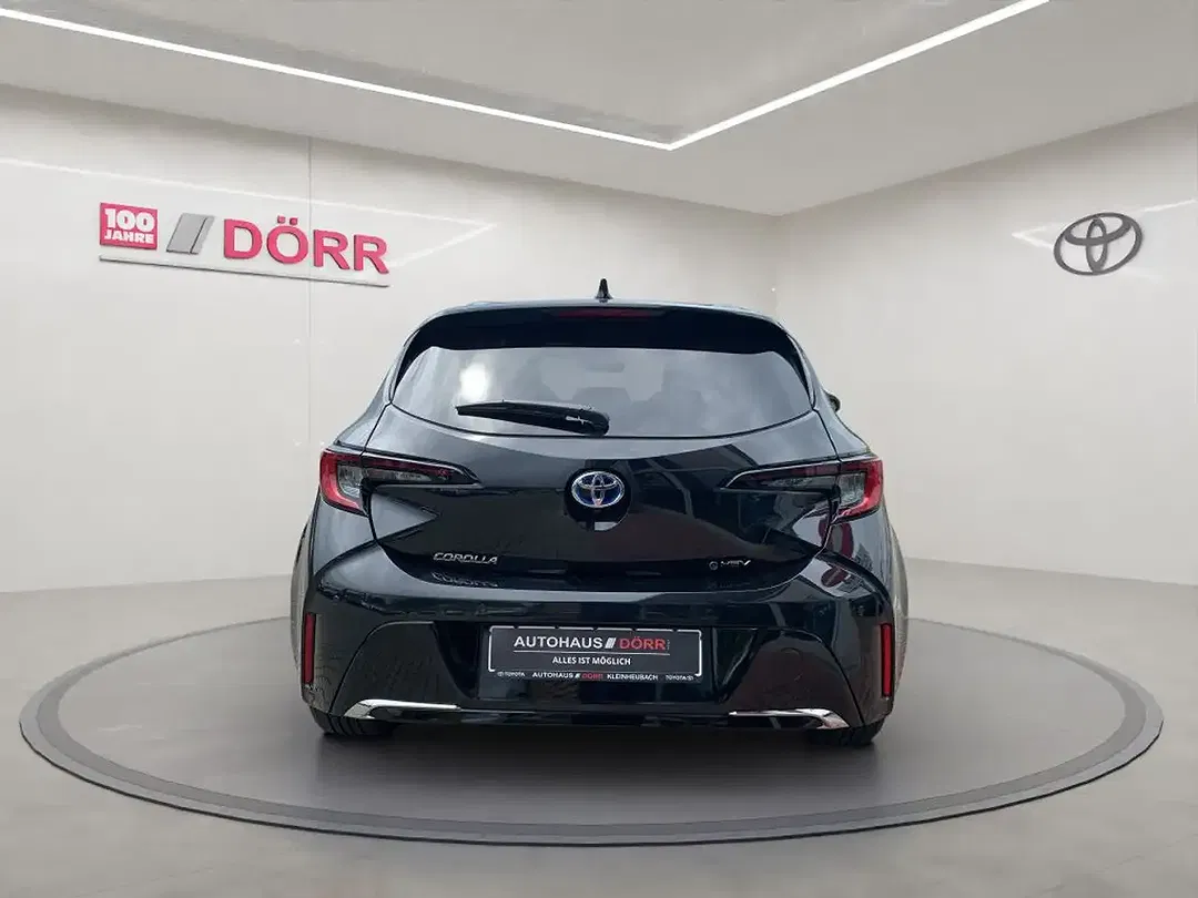 Toyota Corolla - Thumbnail 4
