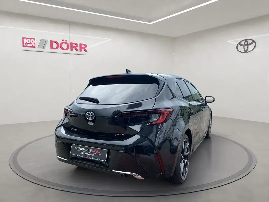 Toyota Corolla - Thumbnail 5