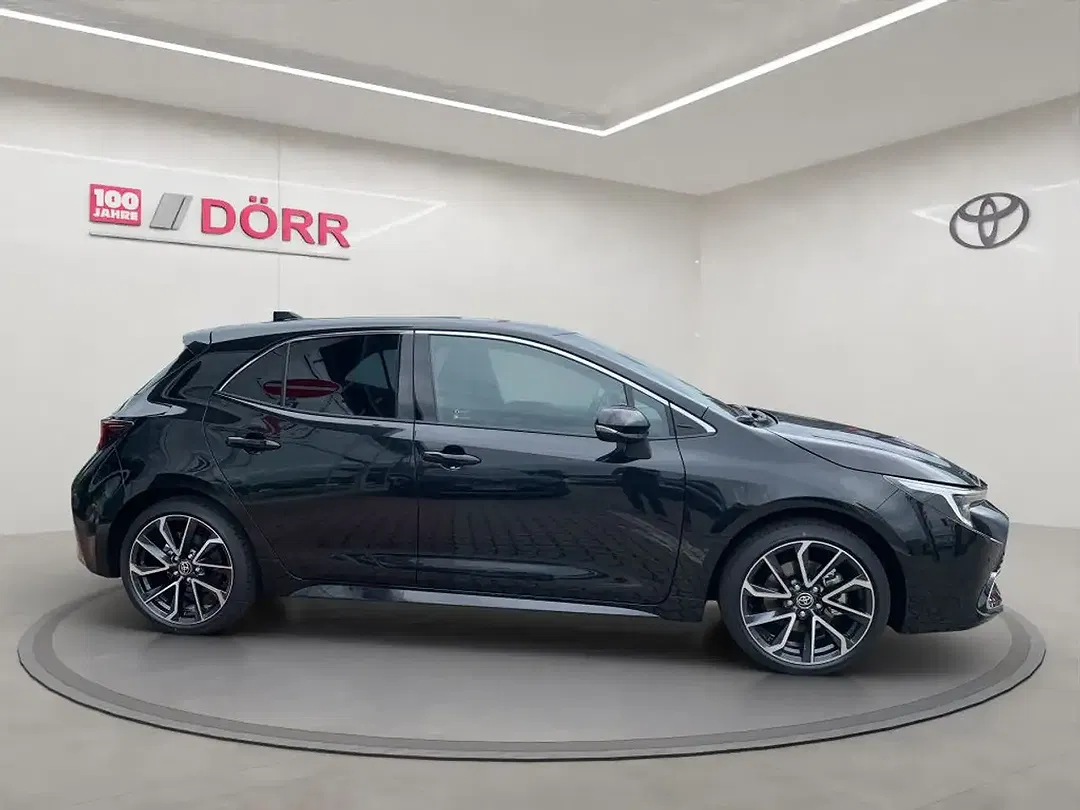 Toyota Corolla - Thumbnail 6