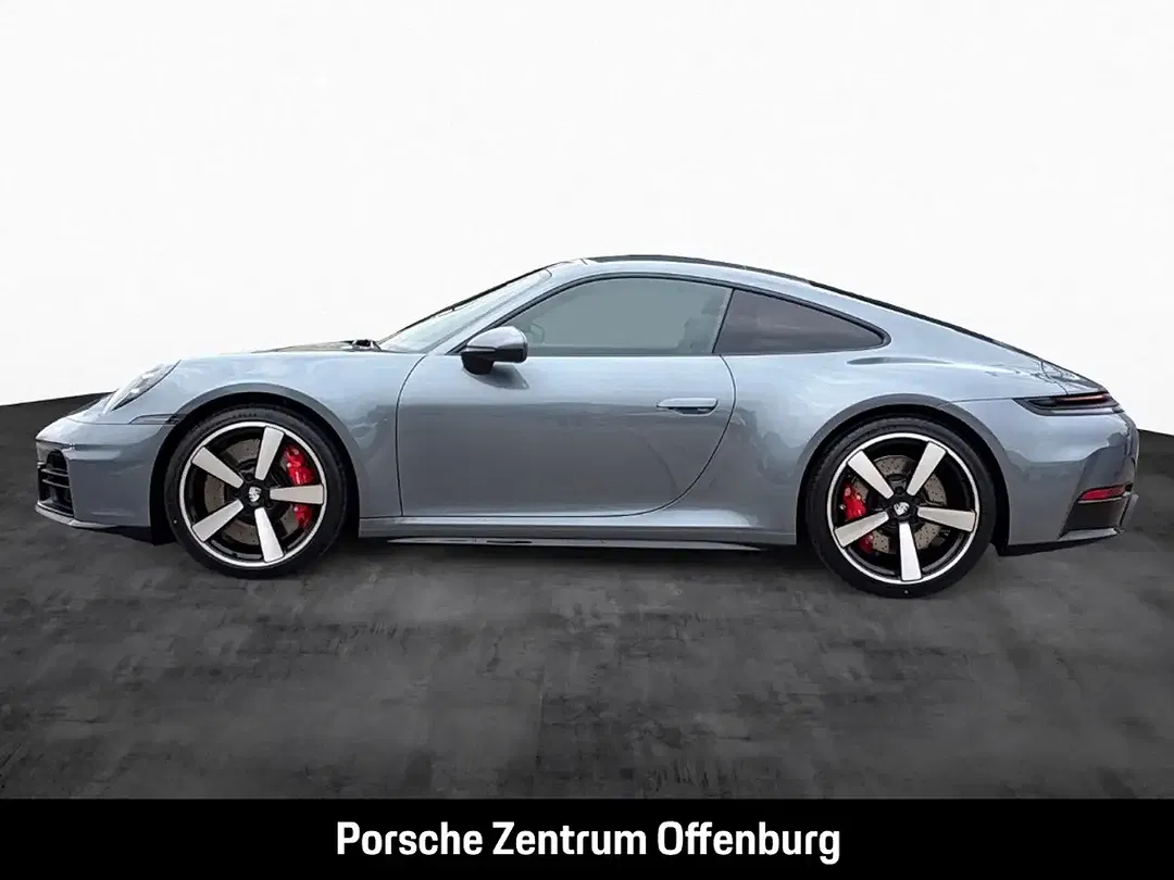 Porsche 992 - Thumbnail 2