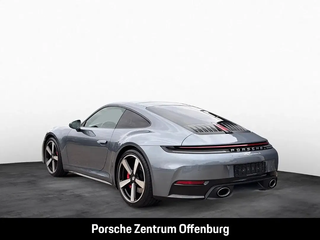 Porsche 992 - Thumbnail 3