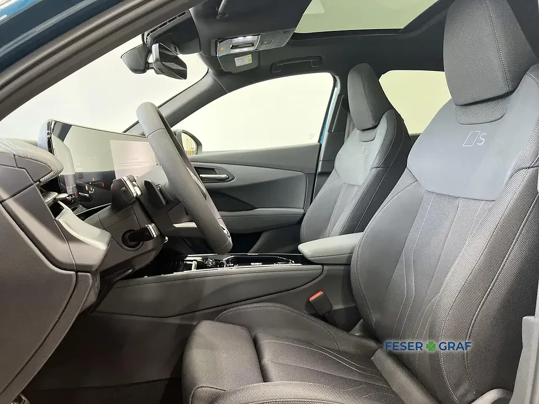Audi Q3 - Thumbnail 11