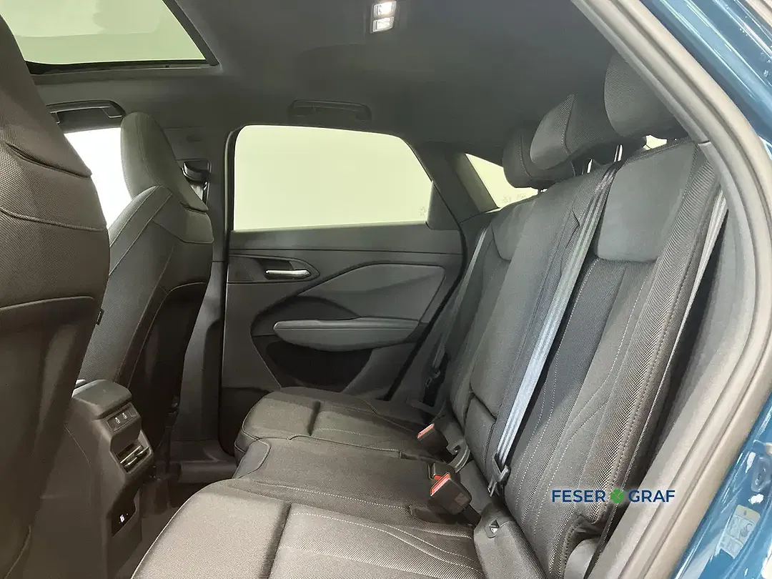 Audi Q3 - Thumbnail 12