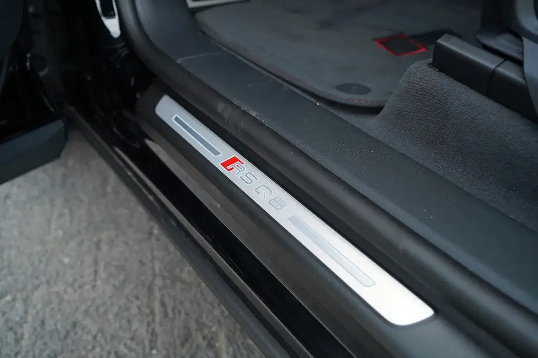 Audi RS Q8 - Thumbnail 10