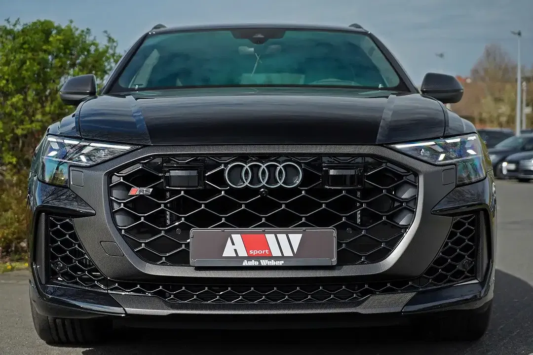 Audi RS Q8 - Thumbnail 3