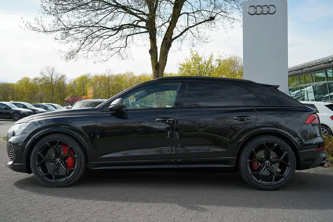 Audi RS Q8 - Thumbnail 5