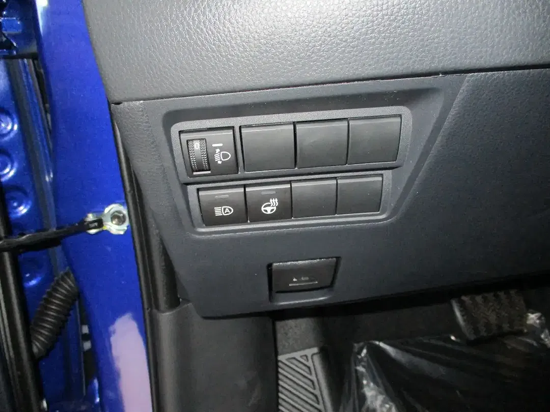 Toyota Yaris - Thumbnail 13