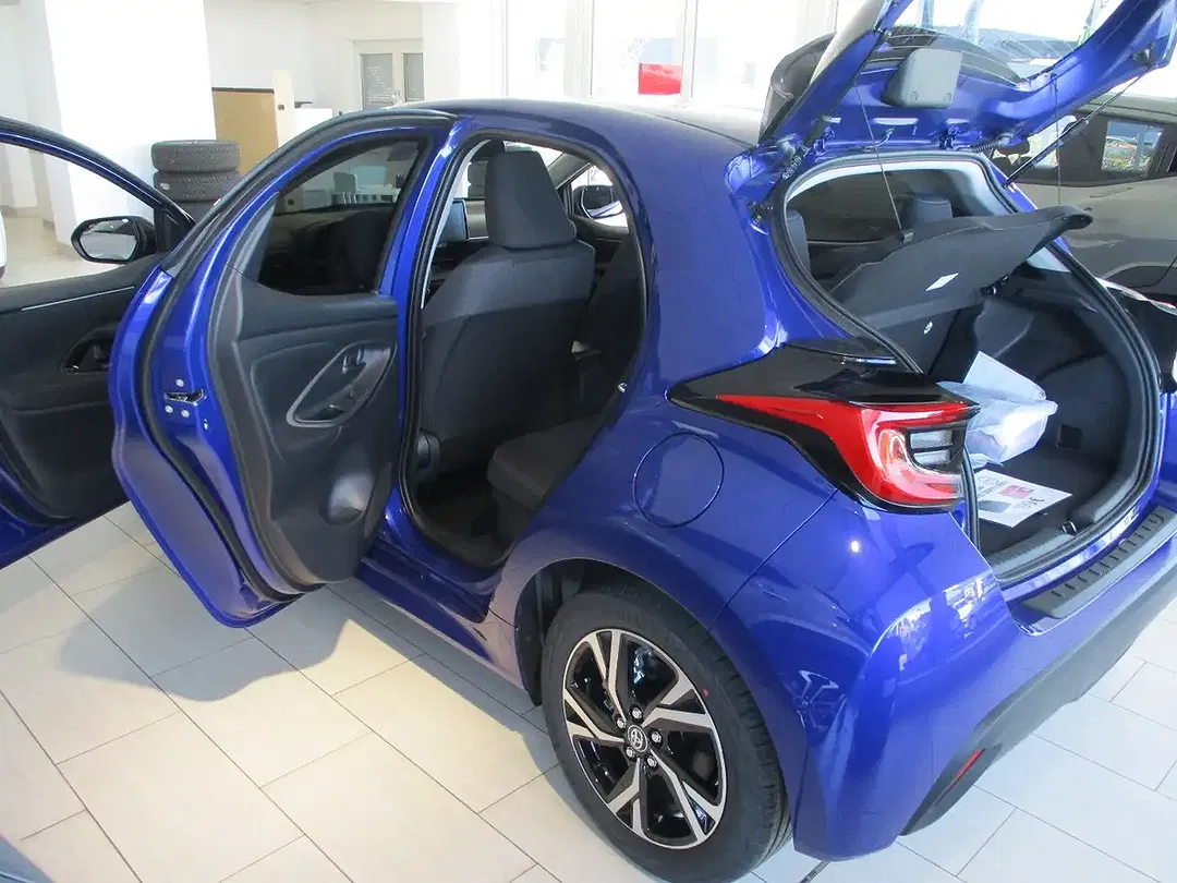 Toyota Yaris - Thumbnail 3
