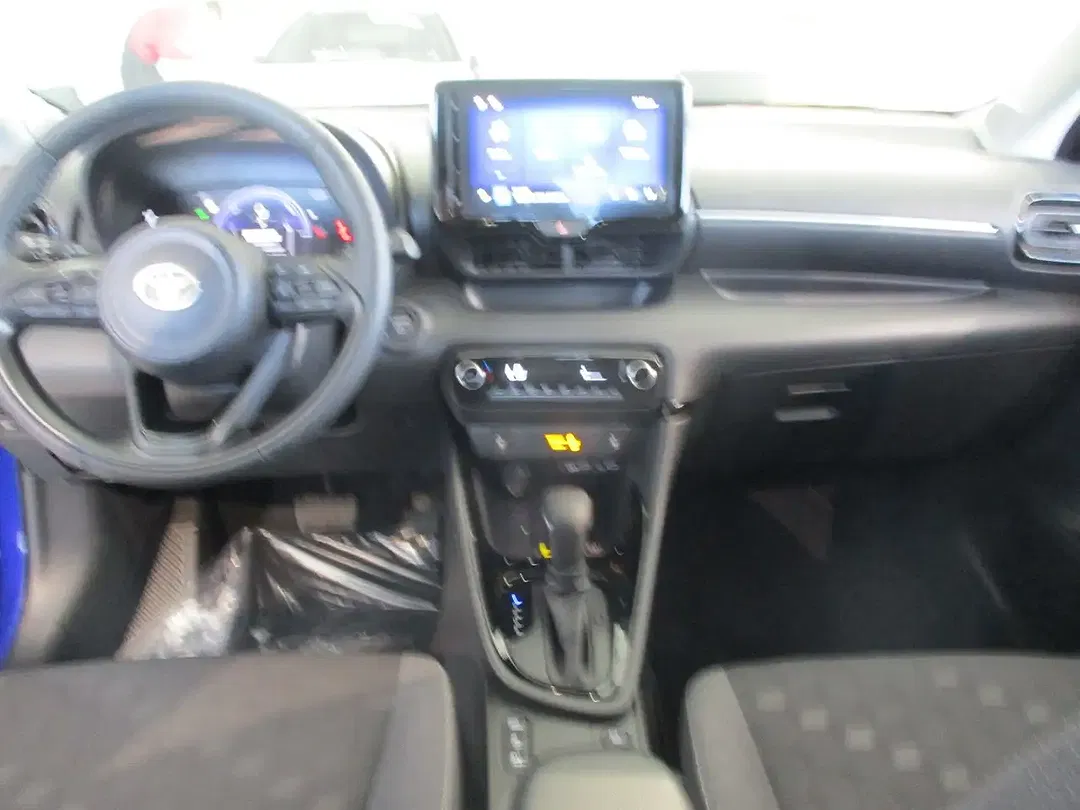 Toyota Yaris - Thumbnail 5