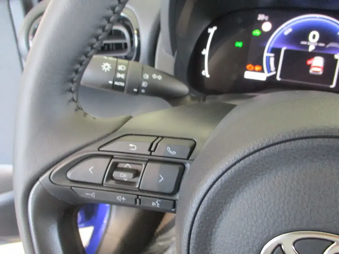 Toyota Yaris - Thumbnail 8