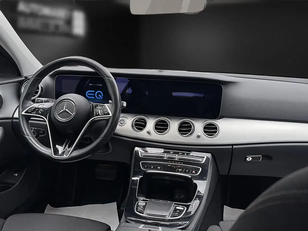 Mercedes-Benz E 300 - Thumbnail 15